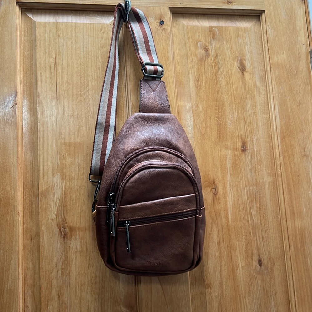 Mroede Sling Bag